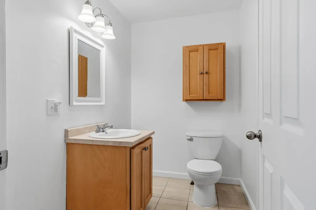 78 High Point Place Bradley ME 04411
