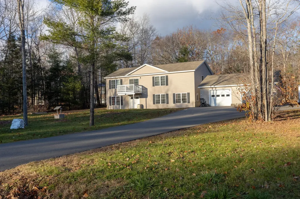 78 High Point Place Bradley ME 04411