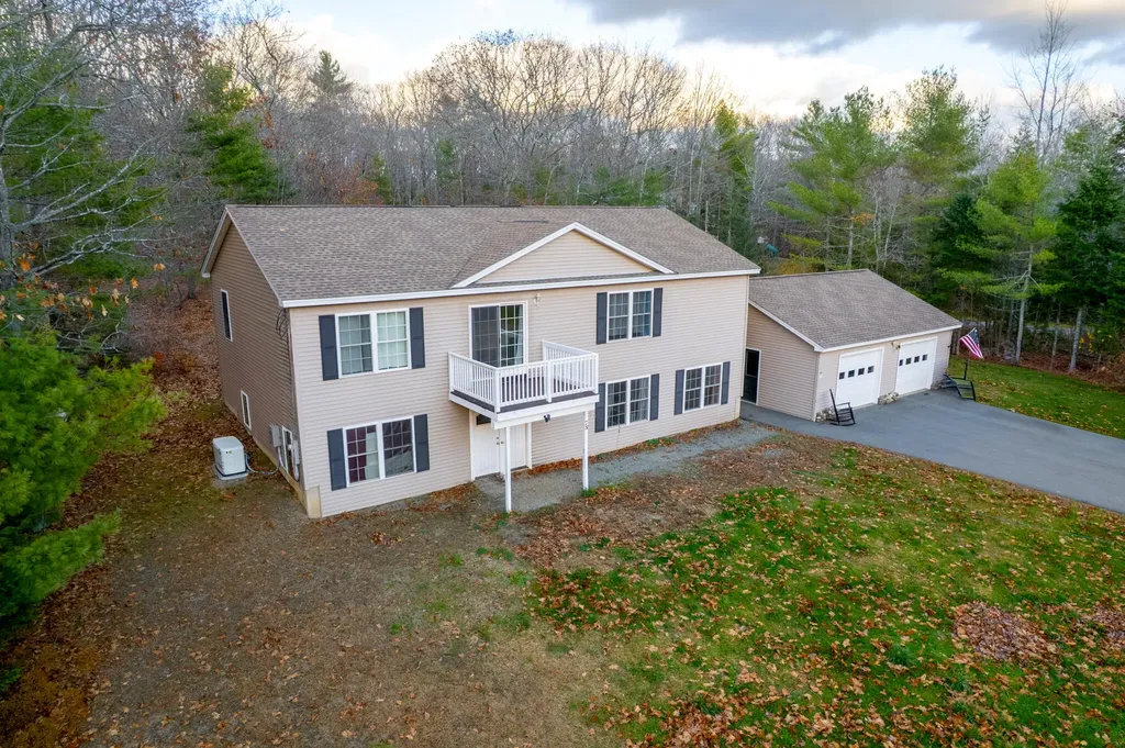 78 High Point Place Bradley ME 04411
