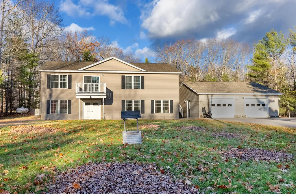 78 High Point Place Bradley ME 04411