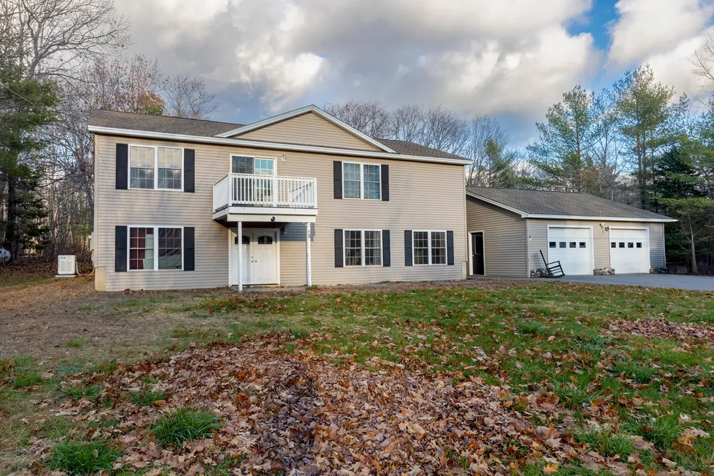 78 High Point Place Bradley ME 04411