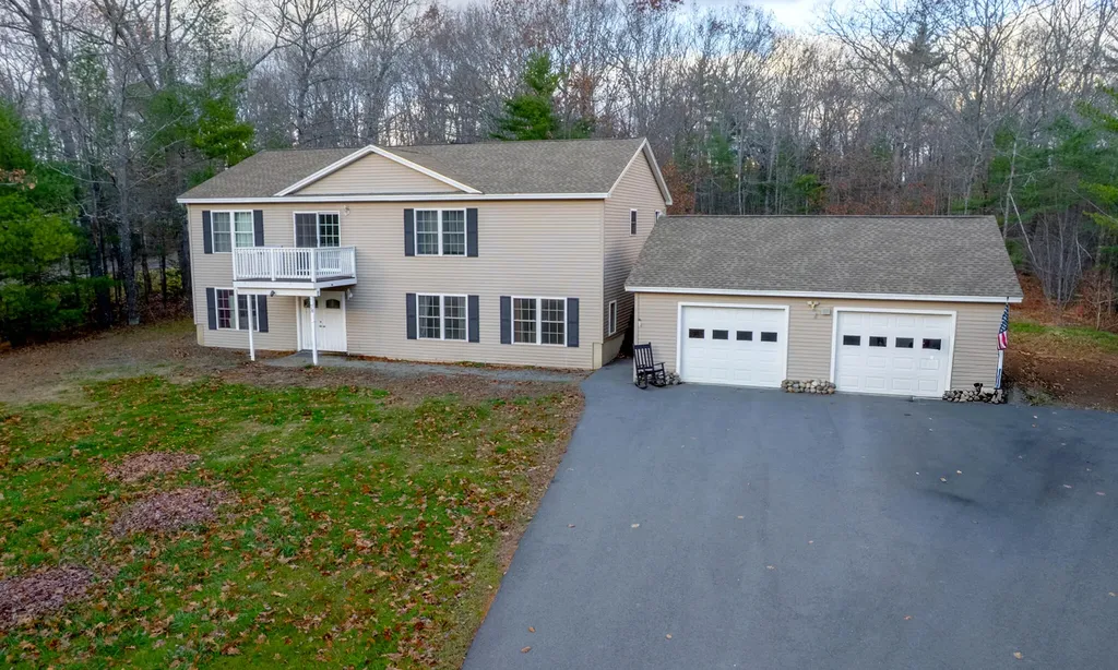 78 High Point Place Bradley ME 04411