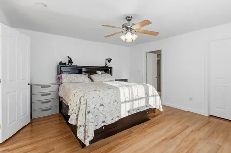 78 High Point Place Bradley ME 04411