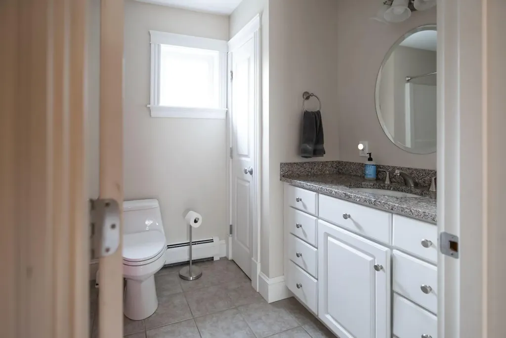 18 Victoria Lane Windham ME 04062