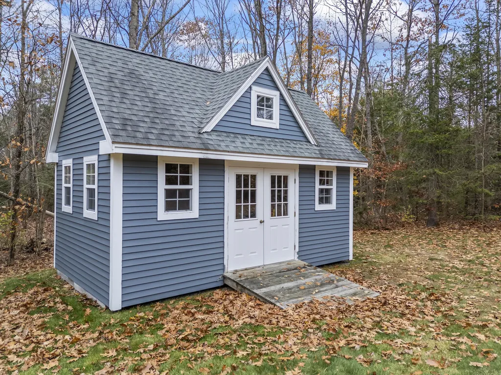 18 Victoria Lane Windham ME 04062