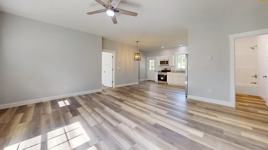 25 Jennifer Avenue Greene ME 04236