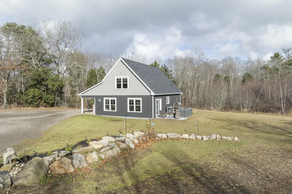 145 E Pond Road Nobleboro ME 04555