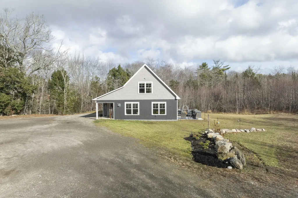 145 E Pond Road Nobleboro ME 04555