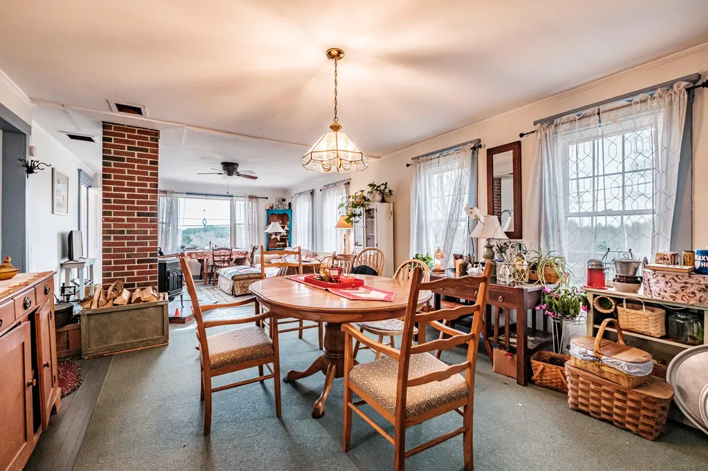 195 Pleasant Street Oxford ME 04270