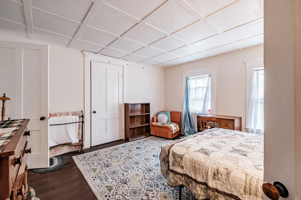 195 Pleasant Street Oxford ME 04270