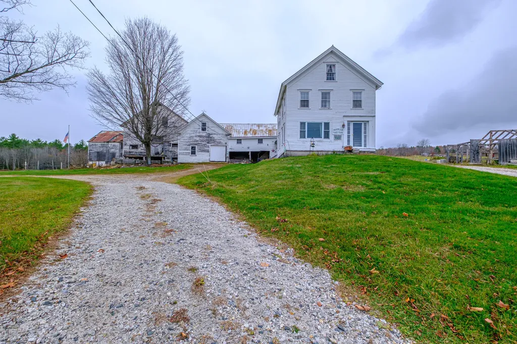 195 Pleasant Street Oxford ME 04270