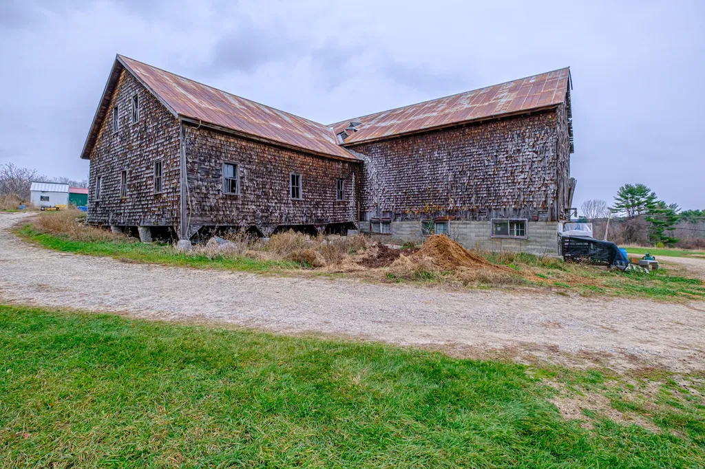 195 Pleasant Street Oxford ME 04270