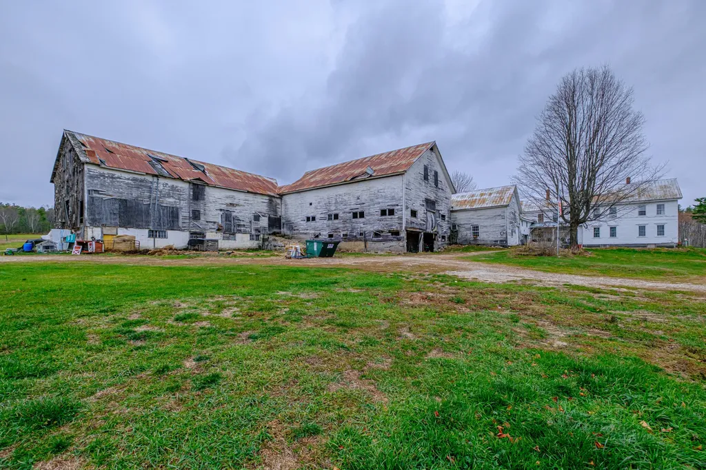 195 Pleasant Street Oxford ME 04270