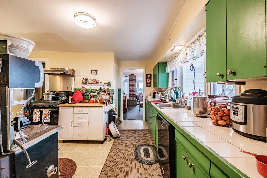 195 Pleasant Street Oxford ME 04270
