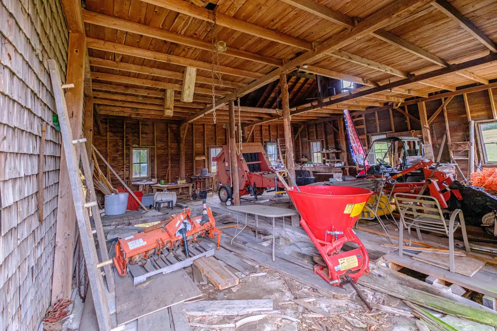 195 Pleasant Street Oxford ME 04270