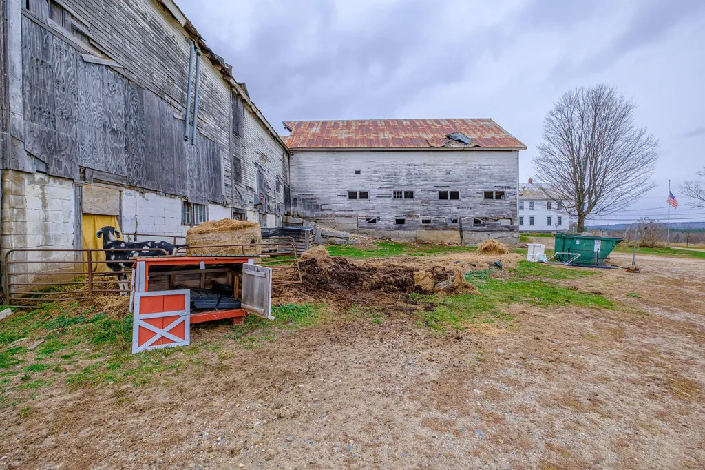 195 Pleasant Street Oxford ME 04270