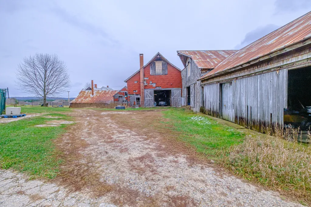 195 Pleasant Street Oxford ME 04270