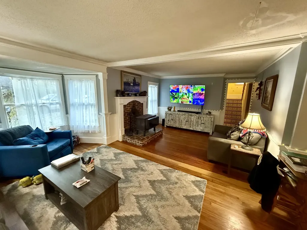 7 Old Lewiston Road Monmouth ME 04265