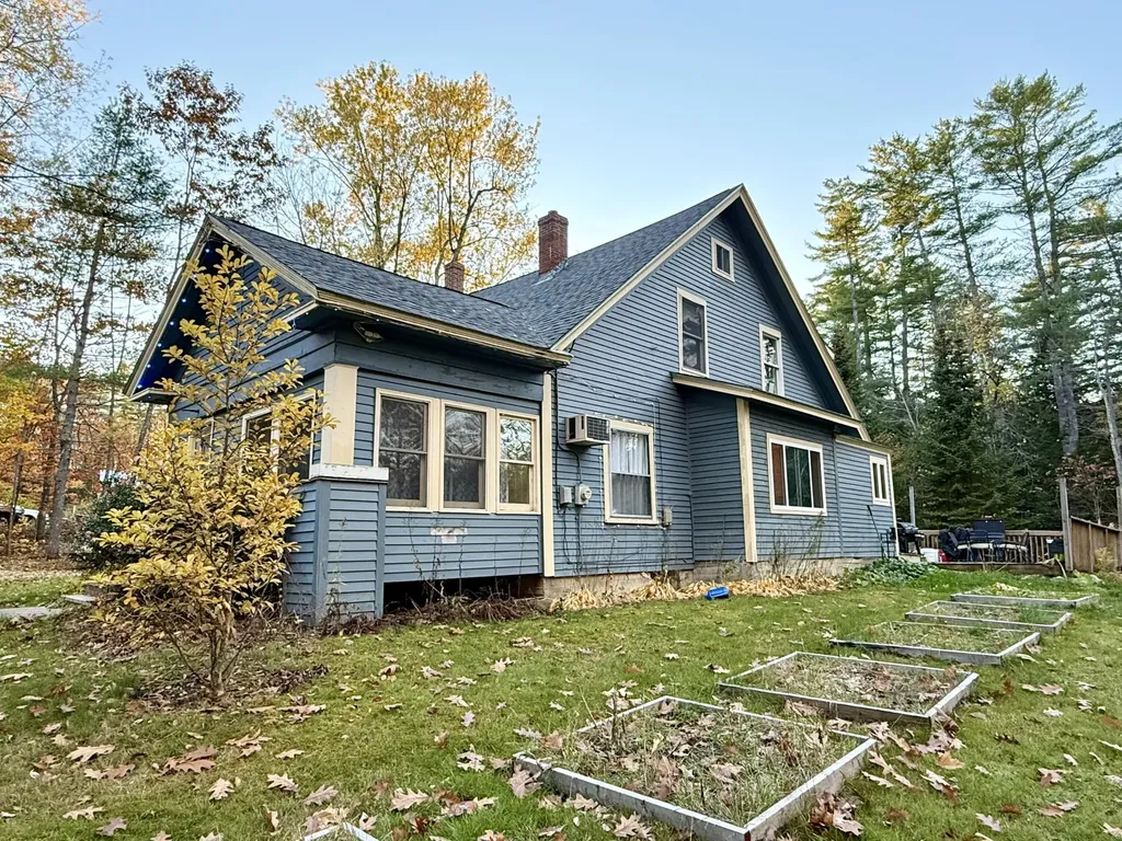 7 Old Lewiston Road Monmouth ME 04265