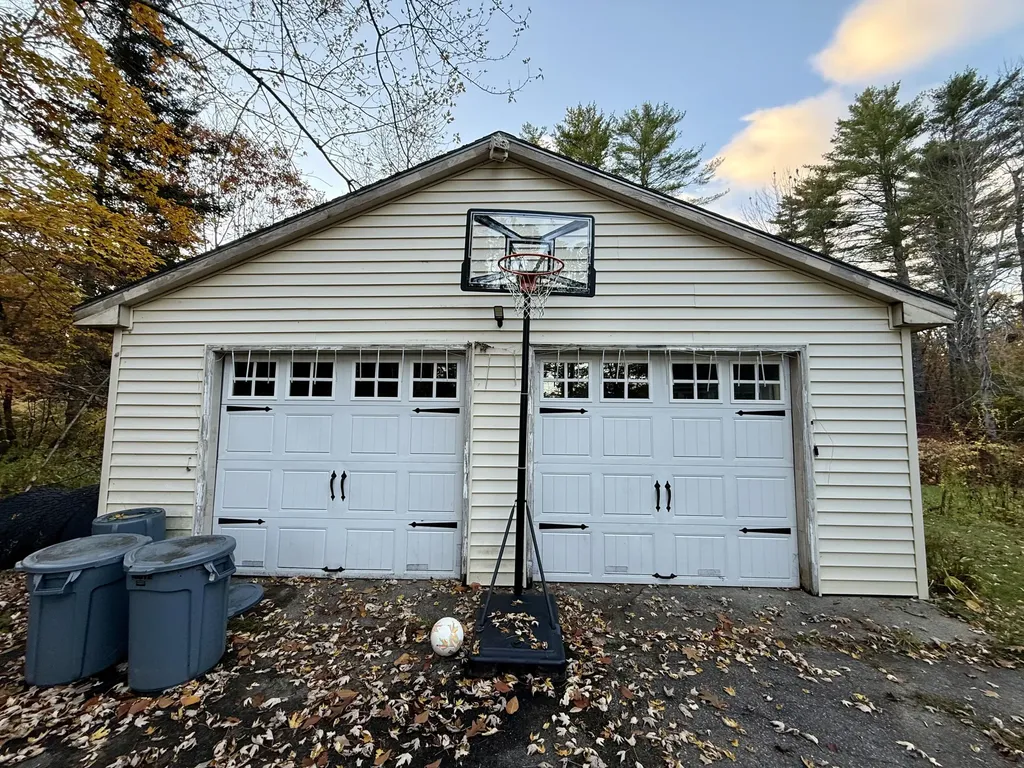 7 Old Lewiston Road Monmouth ME 04265