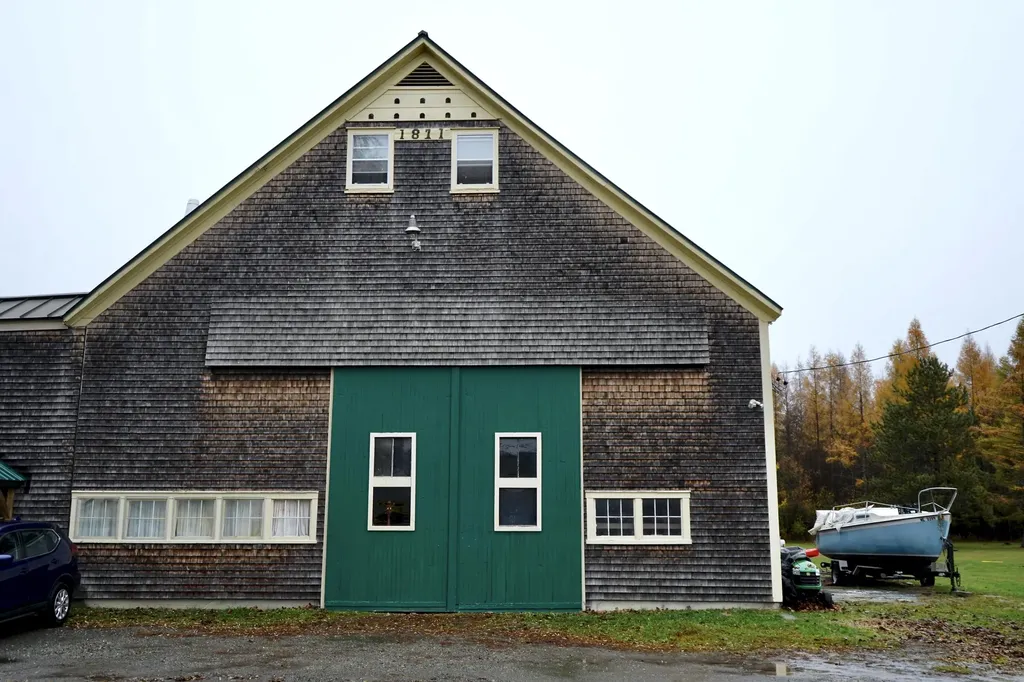 448 Elm Street Newport ME 04953