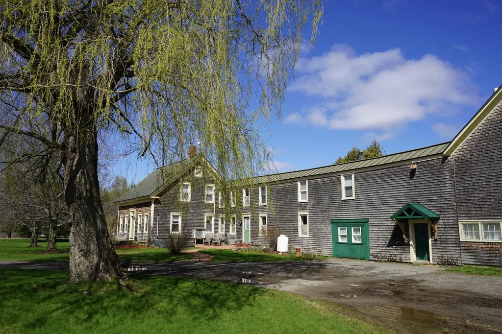 448 Elm Street Newport ME 04953