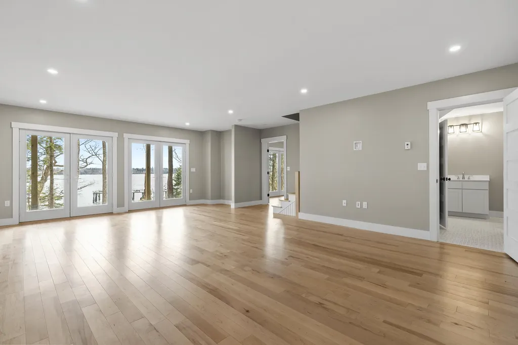 31 Viking Way Bristol ME 04539