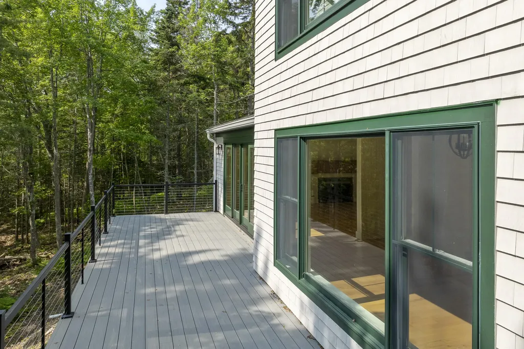 31 Viking Way Bristol ME 04539