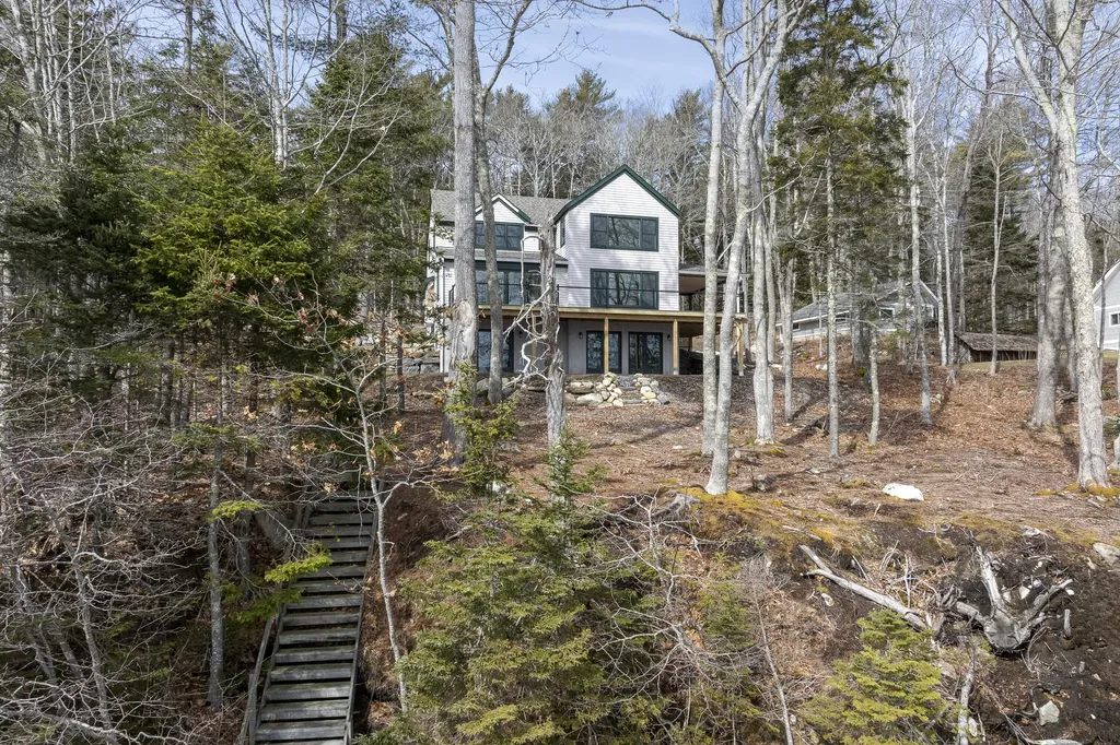 31 Viking Way Bristol ME 04539