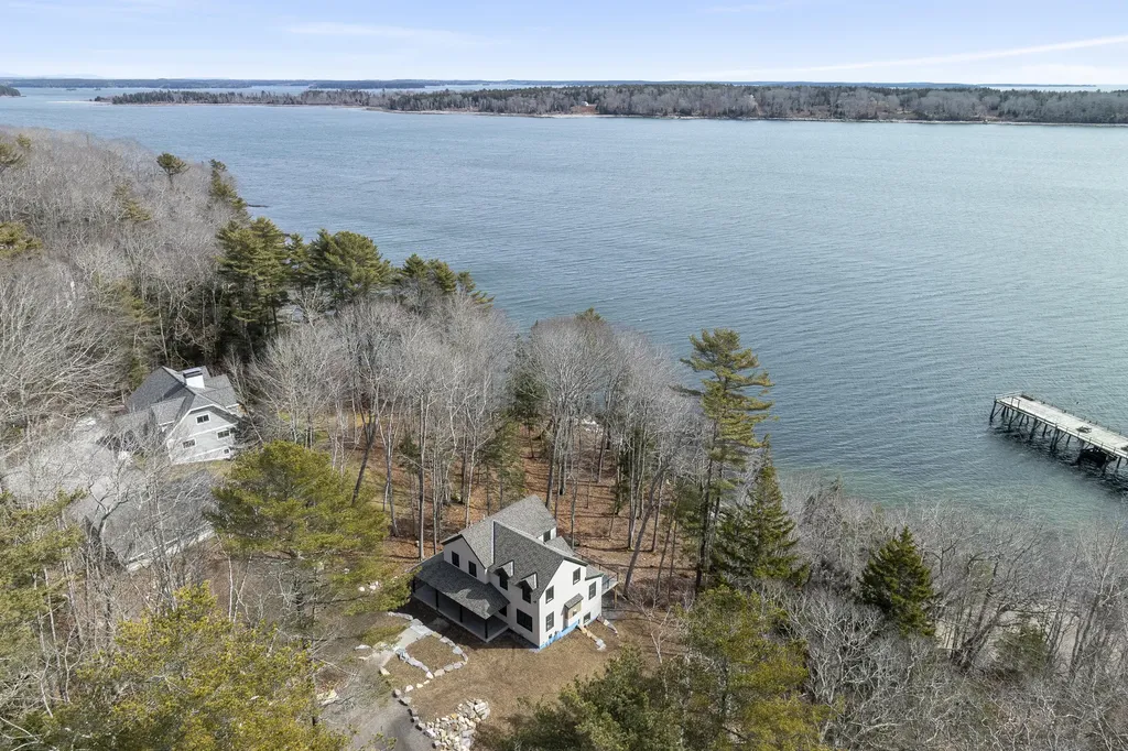 31 Viking Way Bristol ME 04539