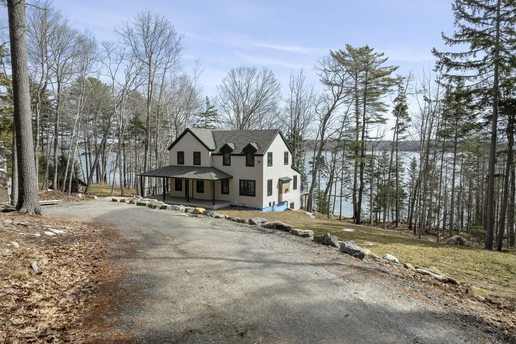 31 Viking Way Bristol ME 04539