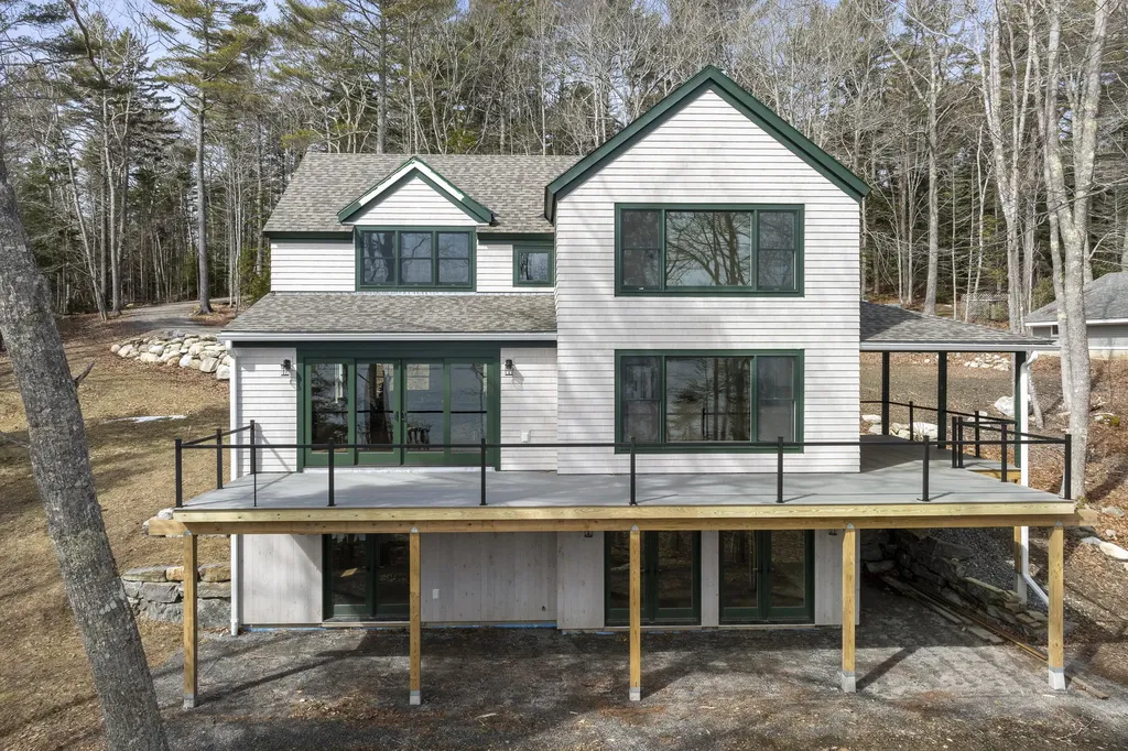 31 Viking Way Bristol ME 04539