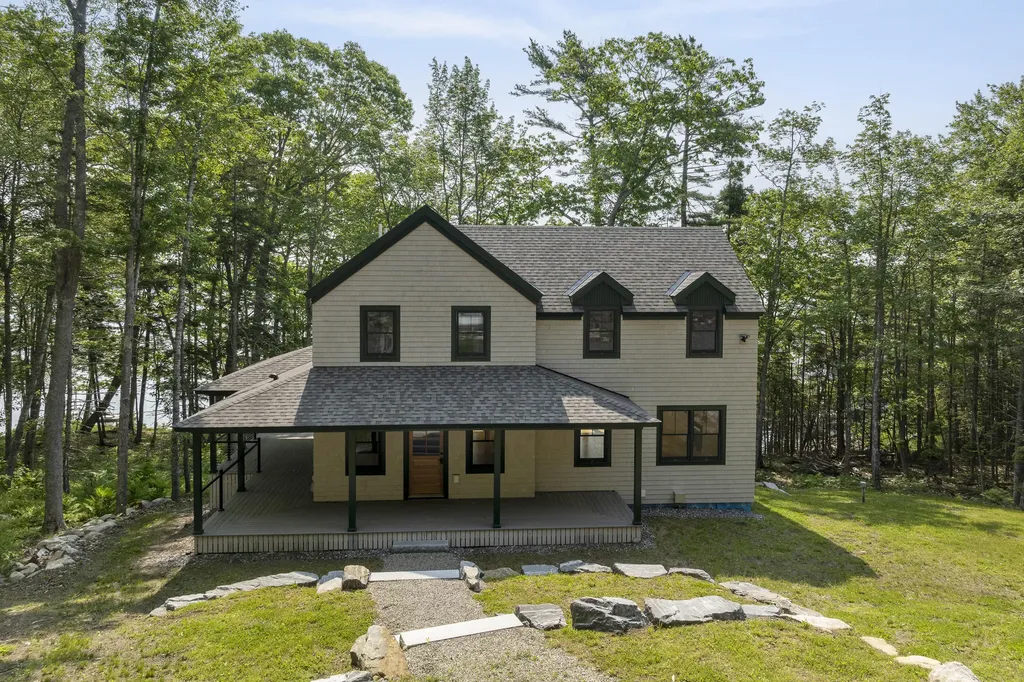 31 Viking Way Bristol ME 04539