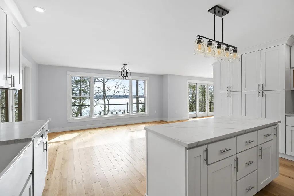 31 Viking Way Bristol ME 04539