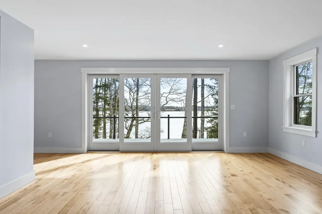 31 Viking Way Bristol ME 04539