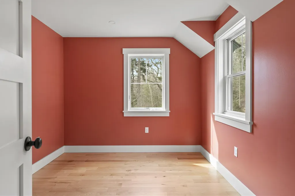 31 Viking Way Bristol ME 04539