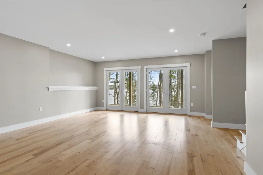 31 Viking Way Bristol ME 04539
