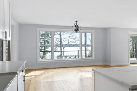 31 Viking Way Bristol ME 04539