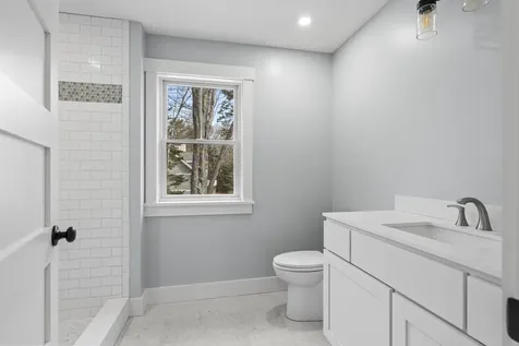 31 Viking Way Bristol ME 04539