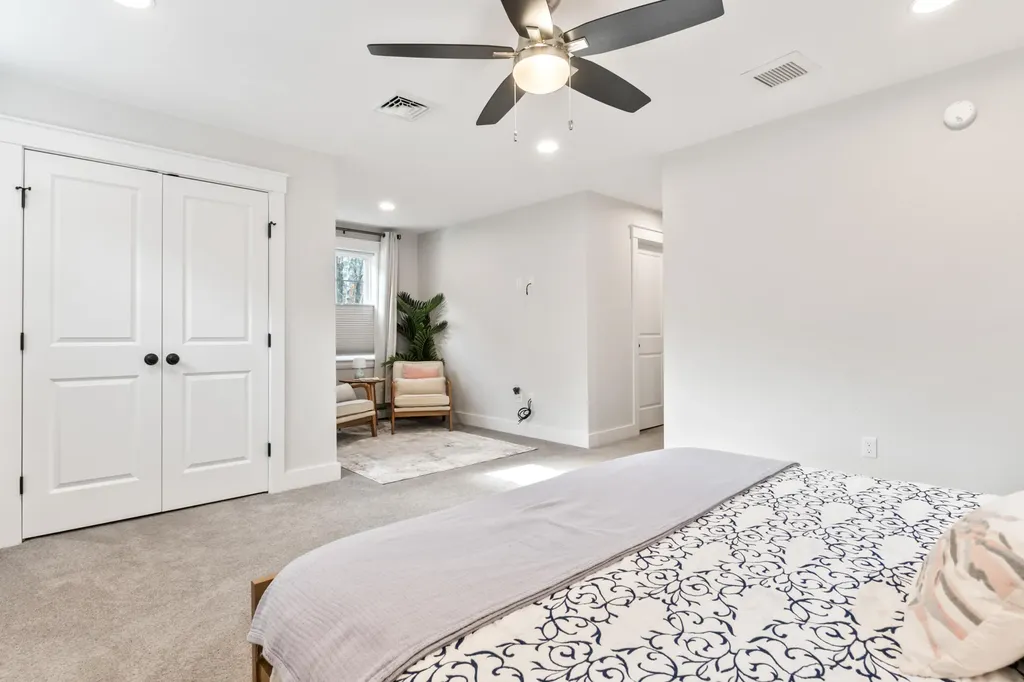 11 Neptune Drive Brunswick ME 04011