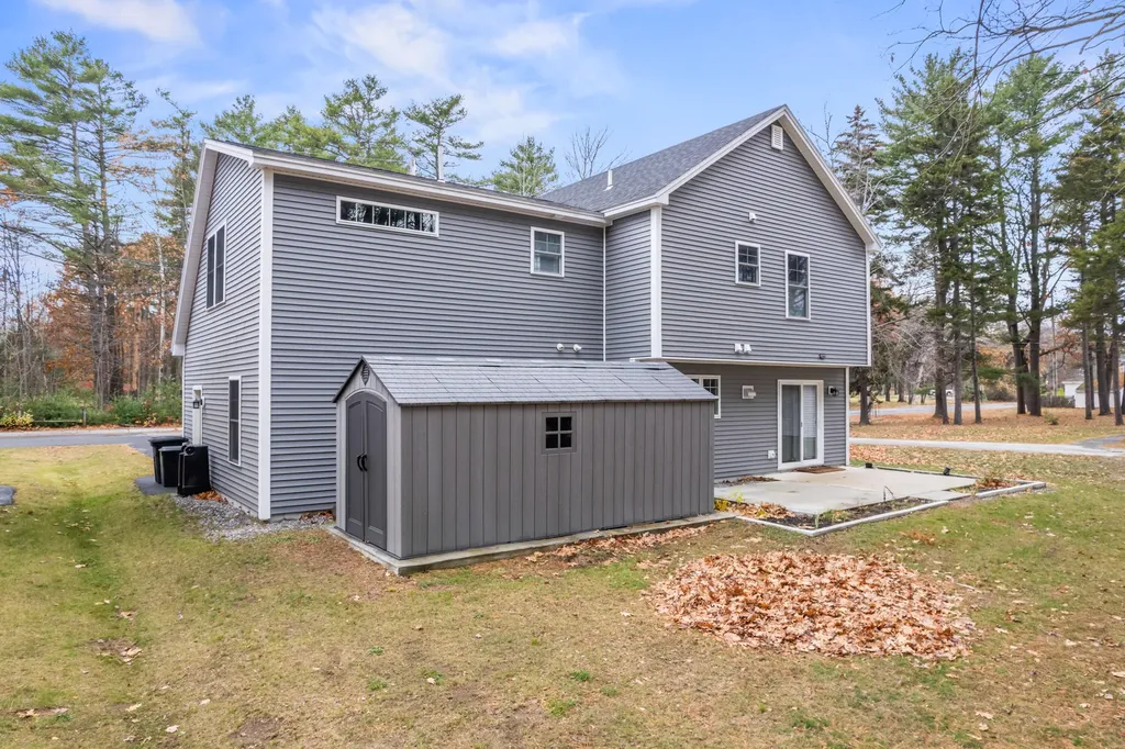 11 Neptune Drive Brunswick ME 04011