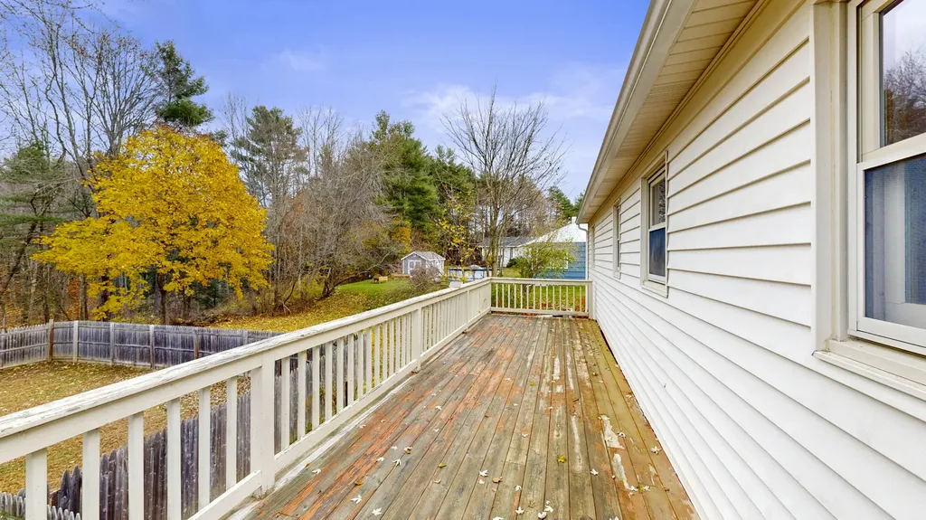 4 Carson Street Auburn ME 04210
