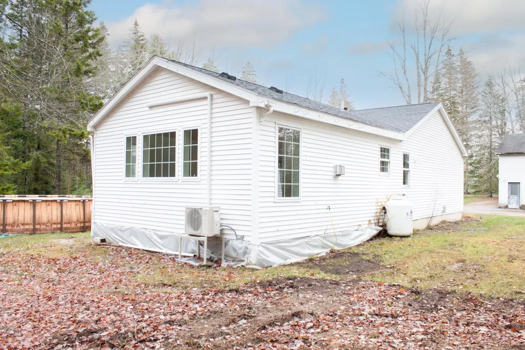 392 Bay Road Brooklin ME 04616