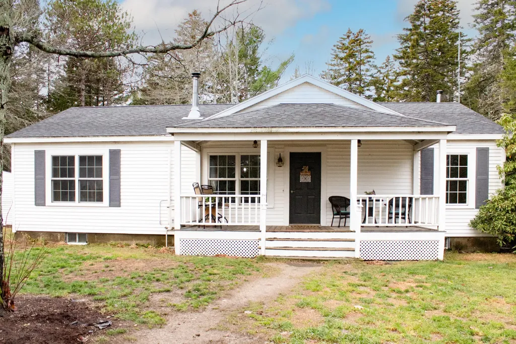 392 Bay Road Brooklin ME 04616
