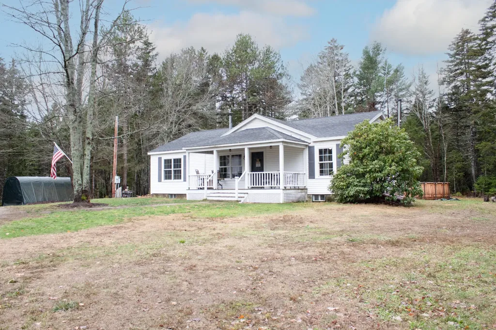 392 Bay Road Brooklin ME 04616