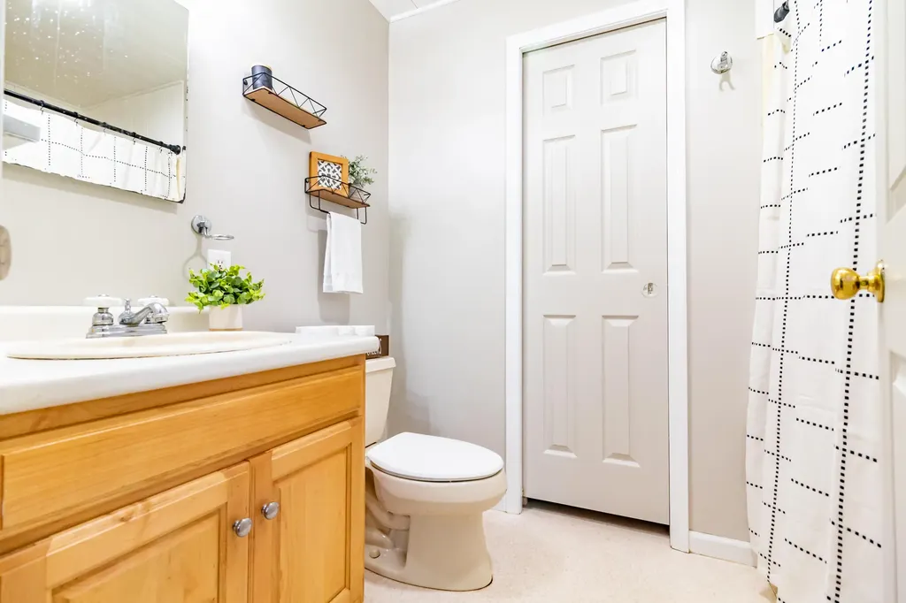 392 Bay Road Brooklin ME 04616
