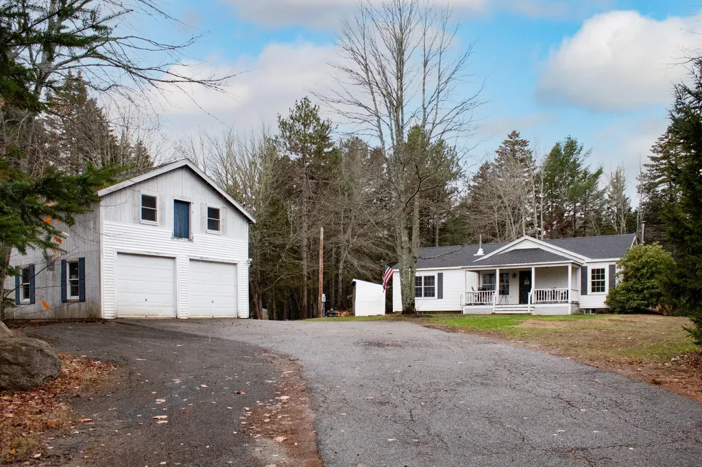 392 Bay Road Brooklin ME 04616