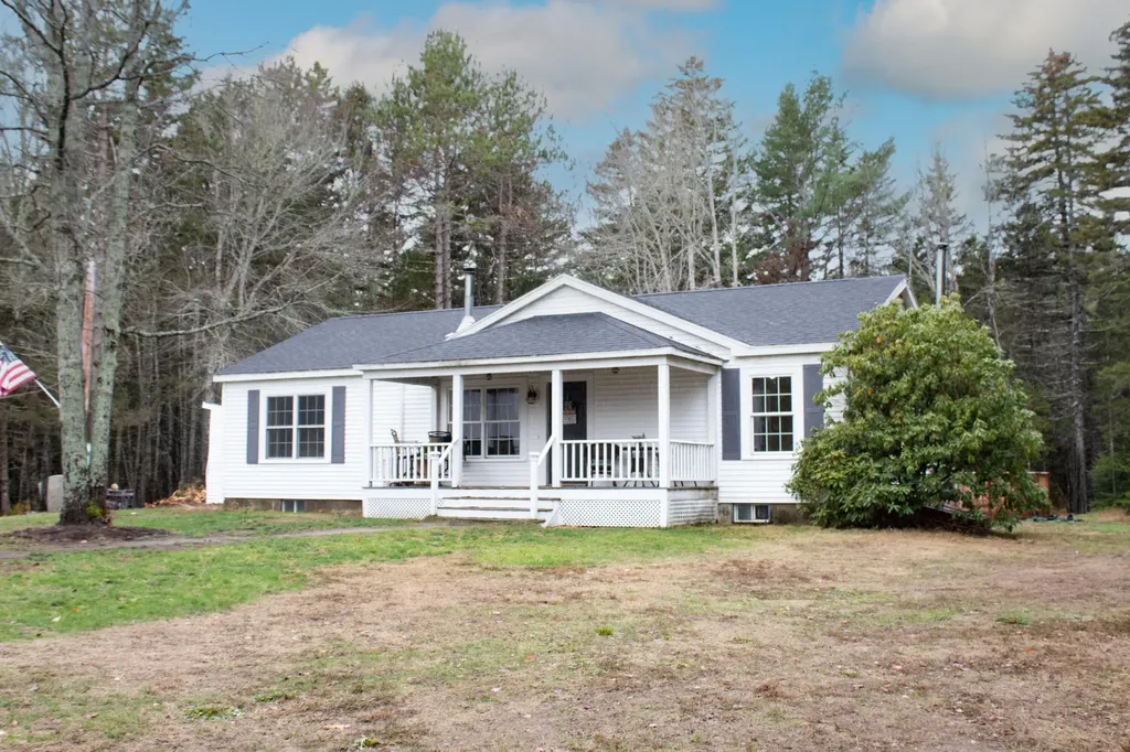 392 Bay Road Brooklin ME 04616