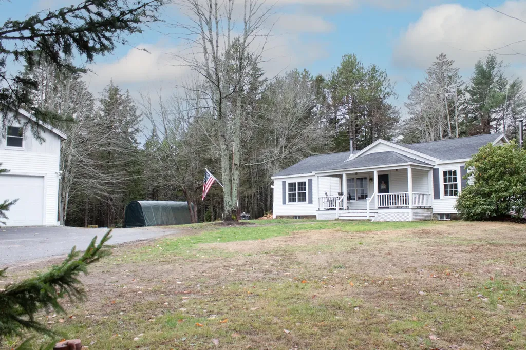 392 Bay Road Brooklin ME 04616