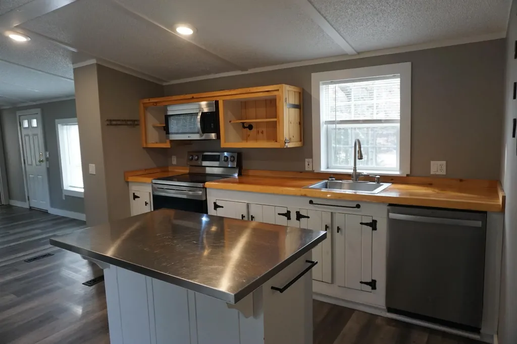 661 Park Street Paris ME 04281